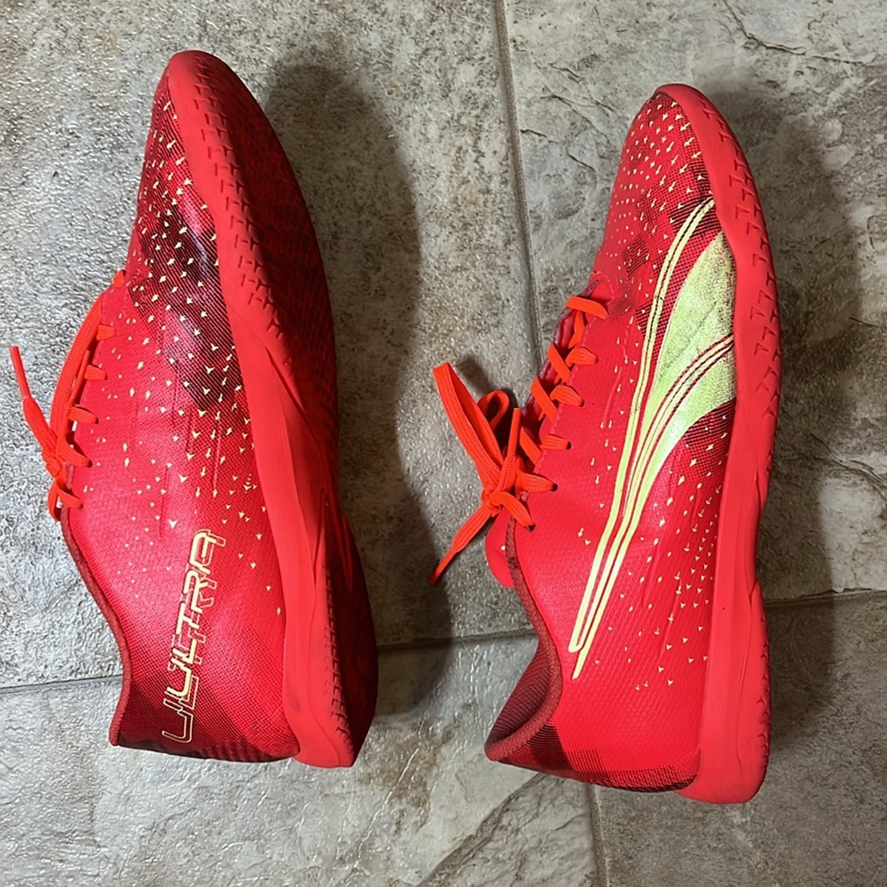 Puma Ultra Indoor Soccer Shoes 7.5 Bright Red Lightweight Futsal Sneakers